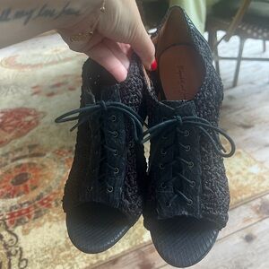 Elizabeth and James Loni Macrame Open Toe Stiletto Size 10